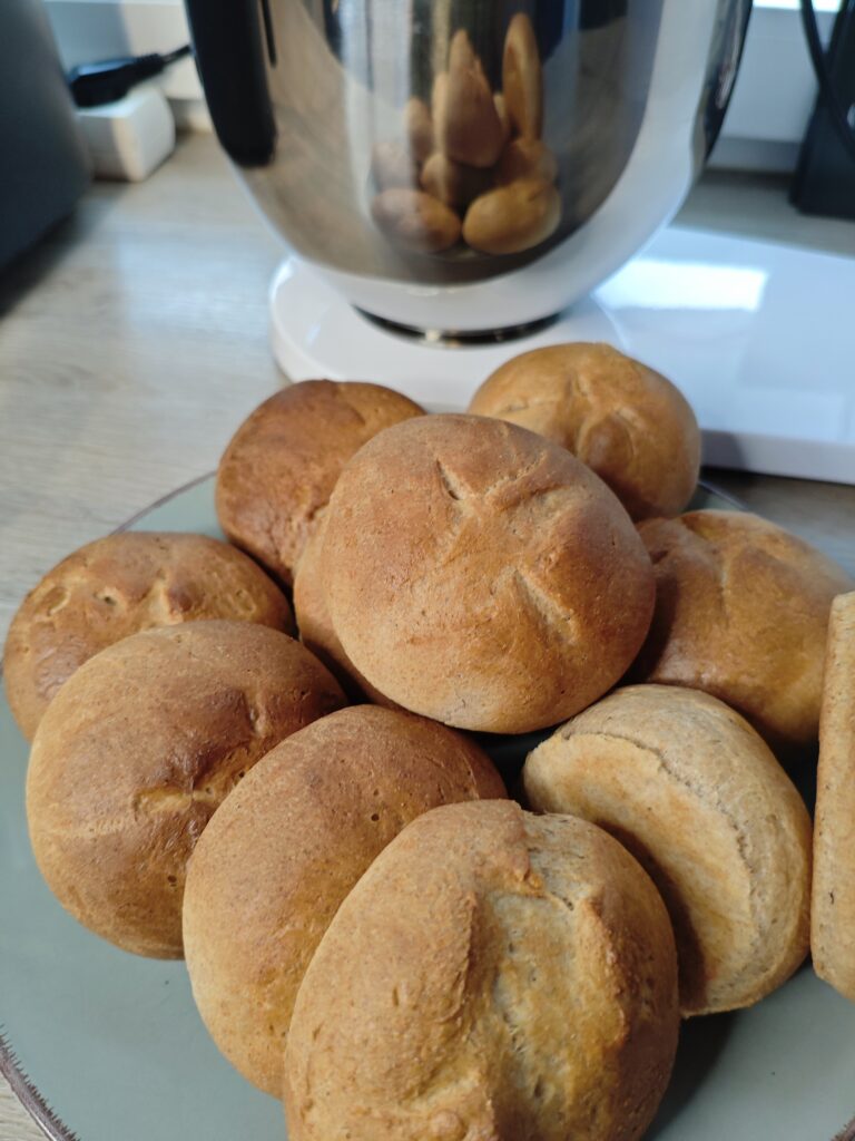 Leckere Milchbrötchen aus der Heißluftfritteuse