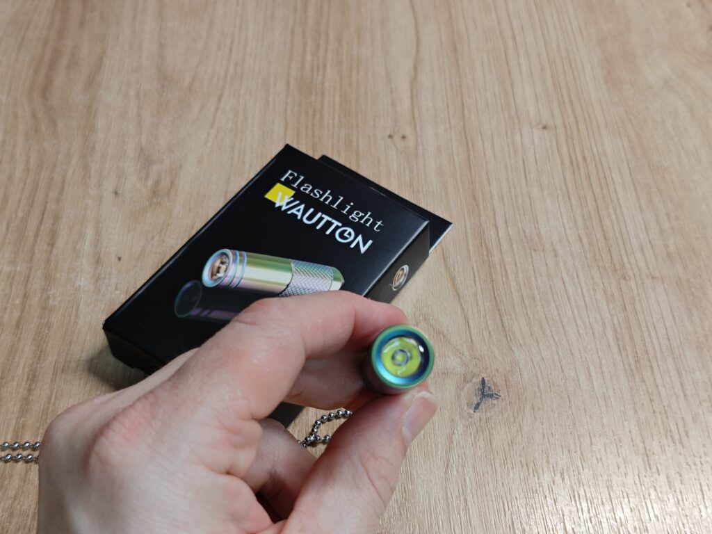 Wautton EDC Mini-Taschenlampe R18 mit Titanlegierung