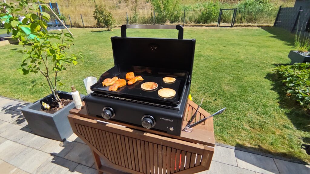 Pancakes und Fleisch gleichzeitig