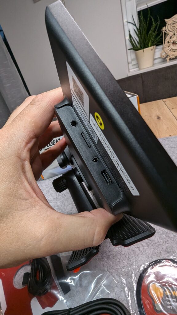Anschlüsse am Monitor