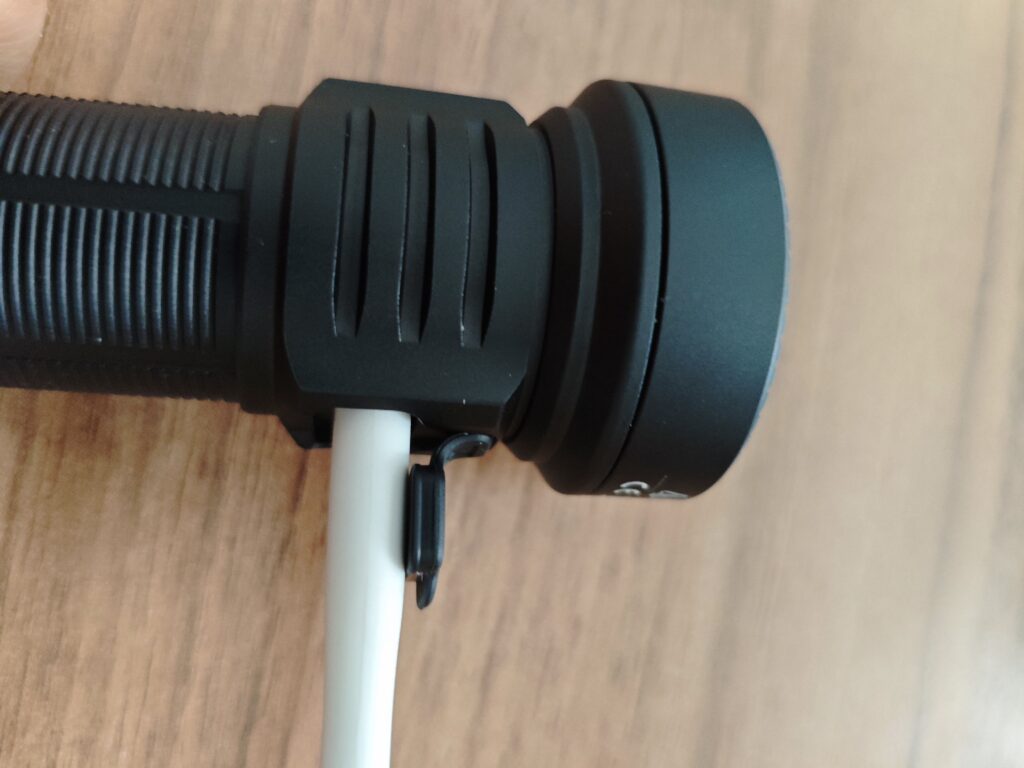 Ladekabel angeschlossen