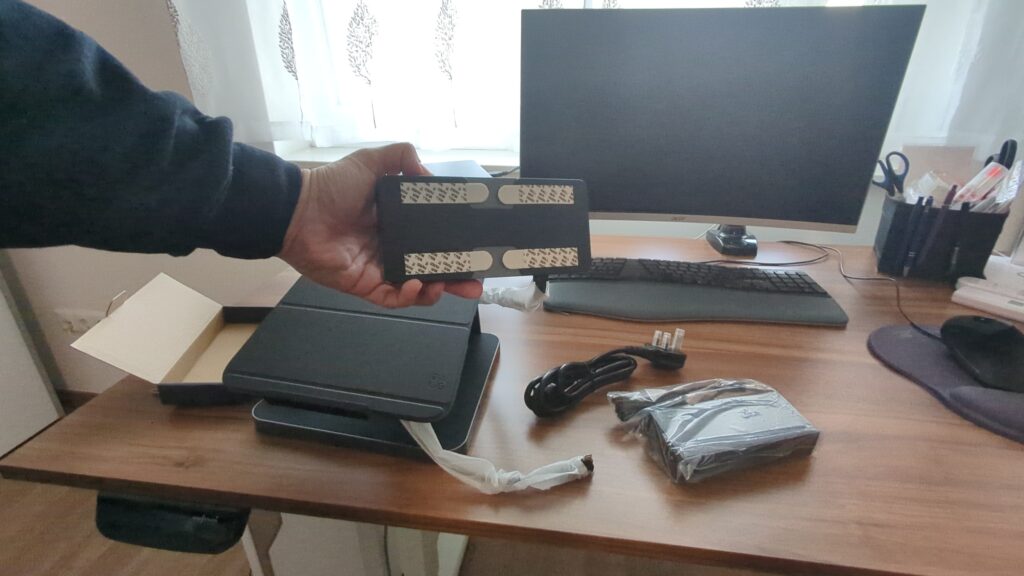 Klebepads zum Anbringen der Halterung