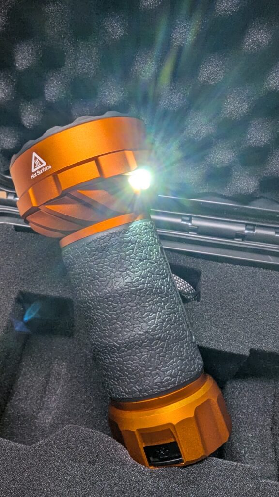 Seitenlicht der Olight Marauder 2 Mini