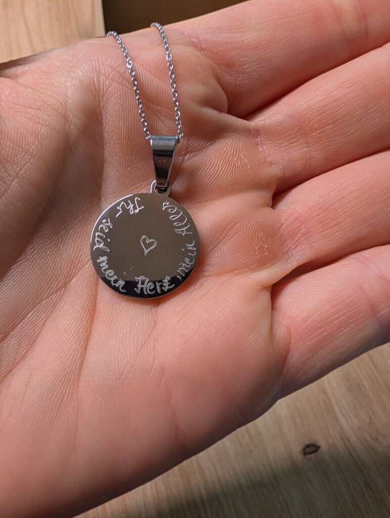 Handgravierte Halskette WUNDERklein Rückseite