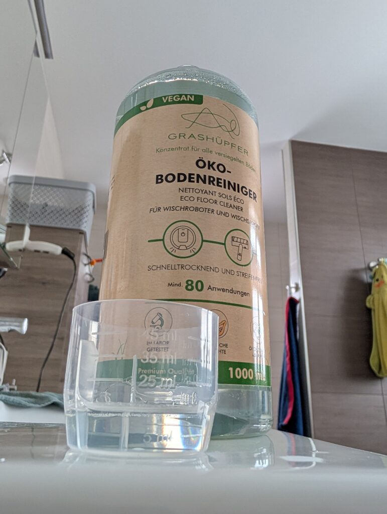 Bodenreiniger Saugroboter ökologisch Grashüpfer