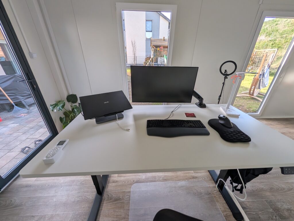 minimale Arbeitshöhe am Schreibtisch