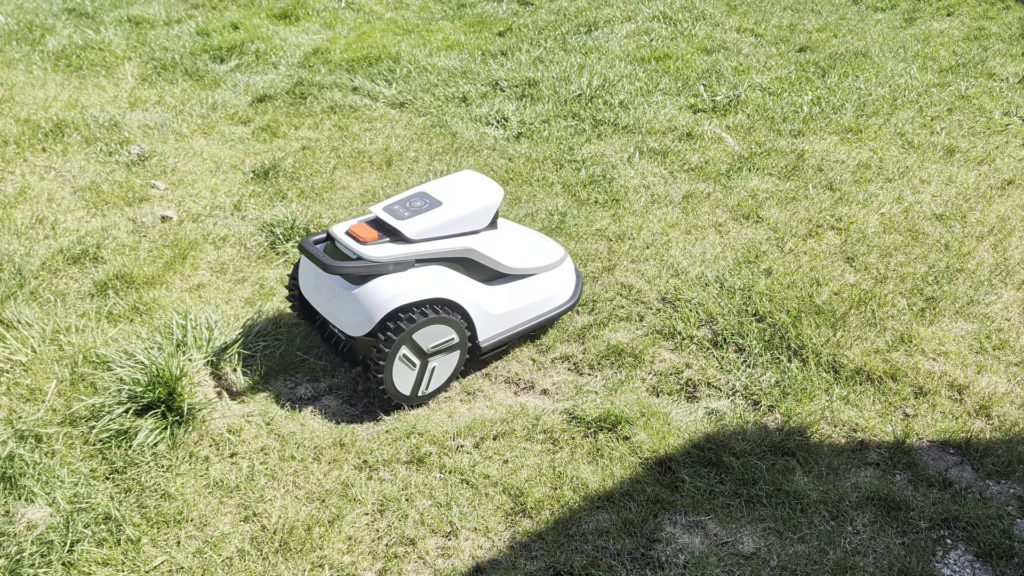 TerraMow V600 mit TerraVision bei der Arbeit