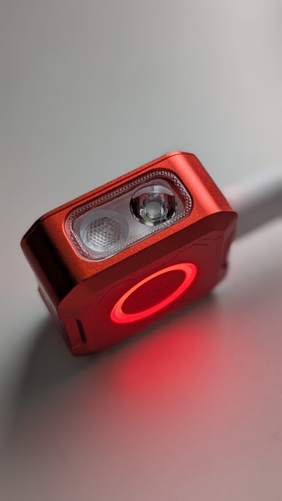 LED-Licht und UV-Licht der Sofirn SE1