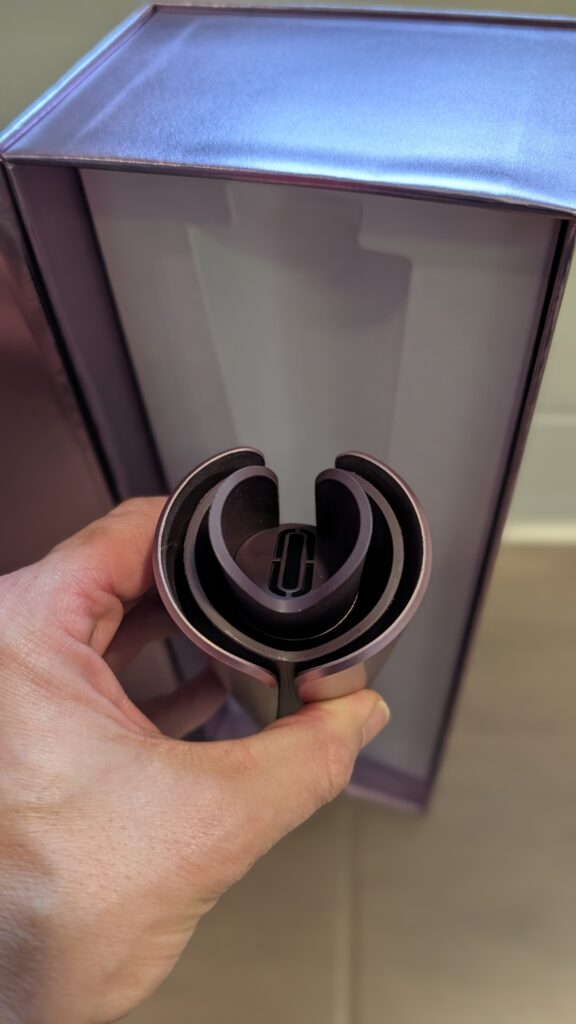 Öffnung des Lockenstabs von oben