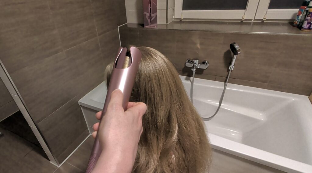 DREAME Air-Auto Lockenstab mit einer Hand mache ich die Locken